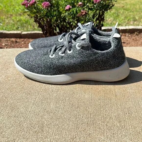 All Birds Wool Runners Sneakers - Picture 1 of 11